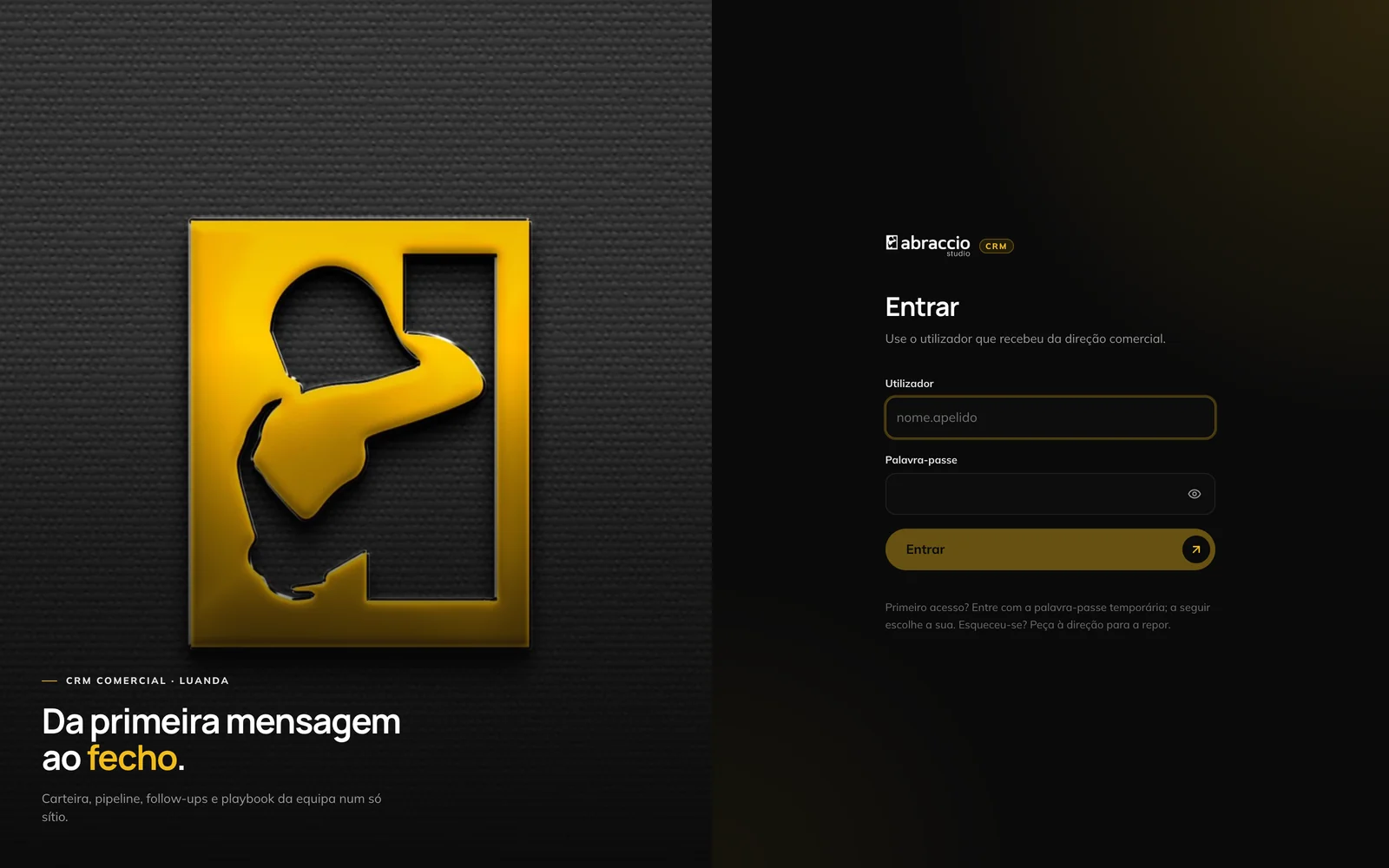 O ecrã de entrada do CRM, com utilizador e palavra-passe.
