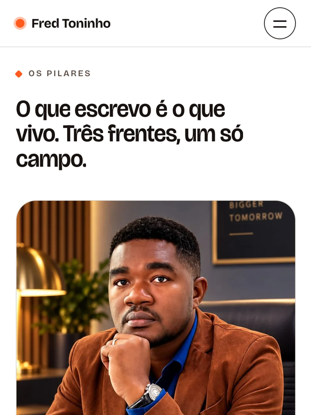 Os pilares do conteúdo no telemóvel, um por ecrã.