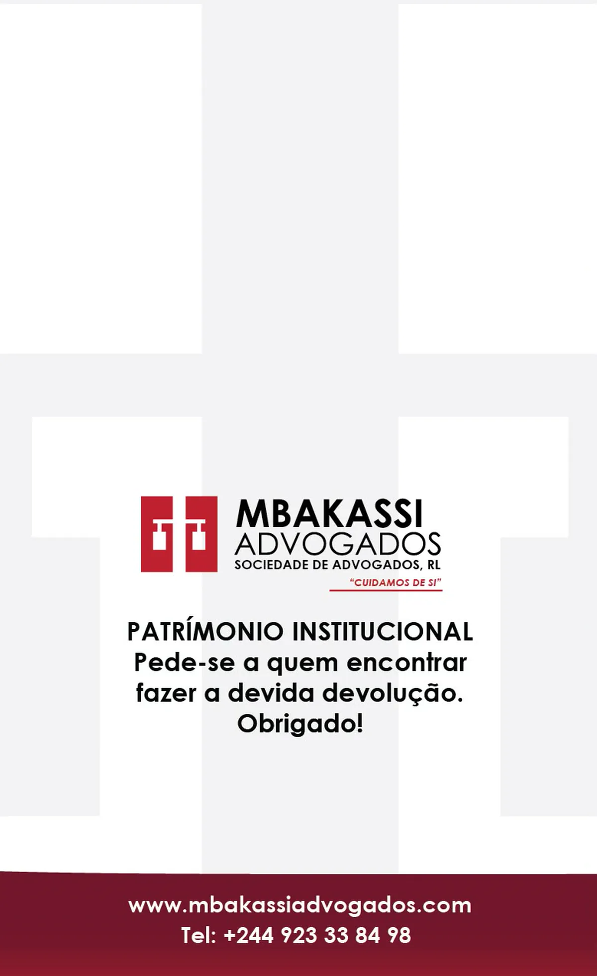 Peça de identificação de património institucional.