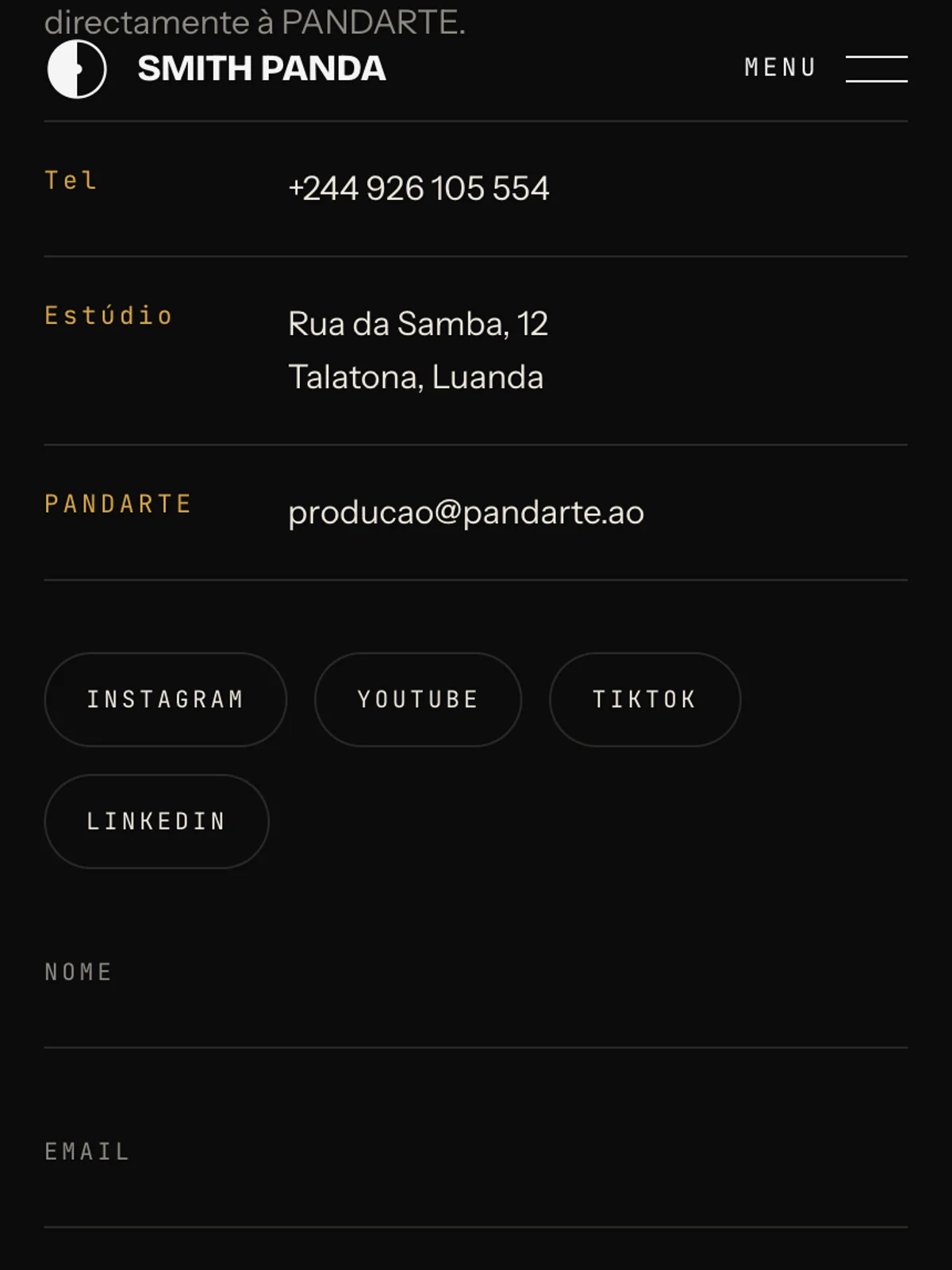 A página de contacto no telemóvel, com telefone, morada e o início do formulário.