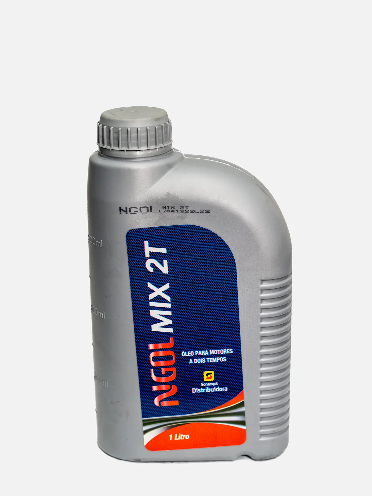 Embalagem de 1 litro do NGOL MIX 2T, sobre fundo claro.