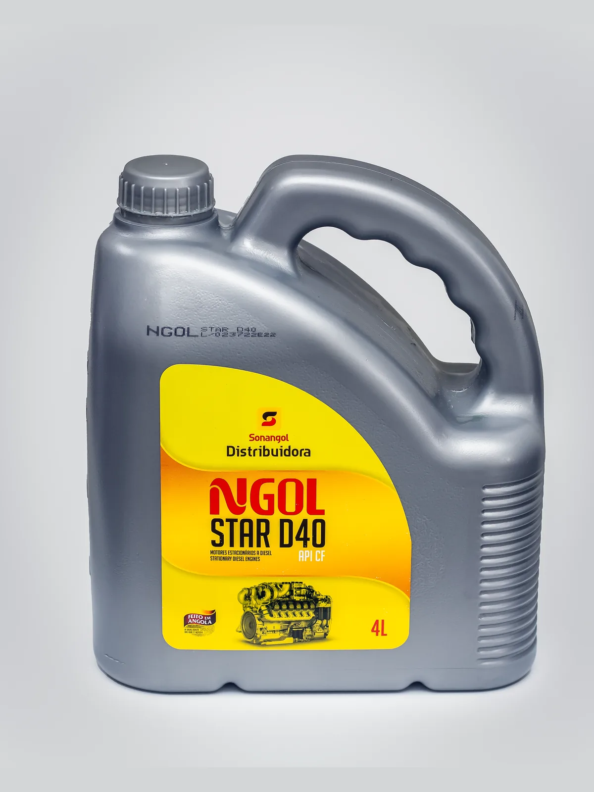 Embalagem de 4 litros do NGOL Star D40, sobre fundo claro.