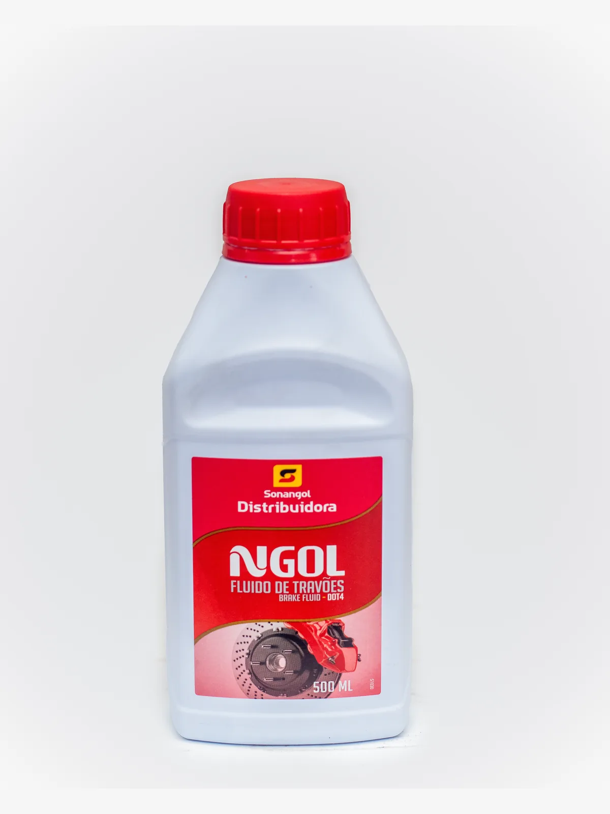 Embalagem de 500 ml do NGOL Fluido de Travões, sobre fundo claro.